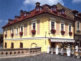 Offi Haz Hotel Eger Exterior foto